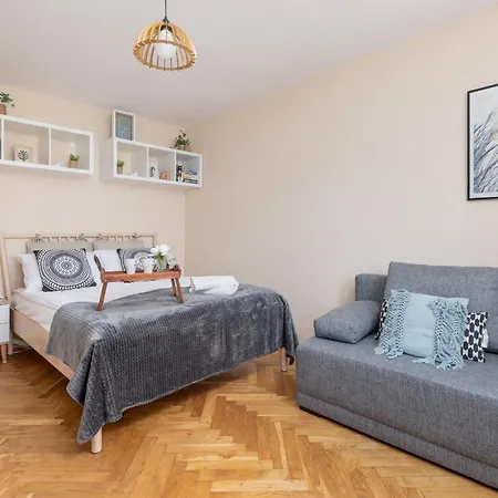 Eagle Pharmacy Studio By Renters